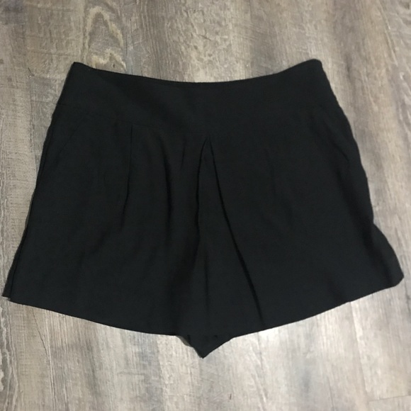4/$25 ❤️Loft size 8 black skort - Picture 2 of 4